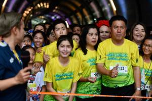 BIB: 901, 153, 
                            <button type="button" onclick="openModal(21897813)" class="btn btn-primary btn-sm float-right btn-popup" data-toggle="modal" data-target=".modal-high-quality">
                        <i class="fas fa-shopping-cart"></i> Add to Cart
                    </button>
                                            <button type="button" onclick="isThisMe(21897813, true)" class="btn btn-success btn-sm float-right btn-popup btn-isme hidden" data-toggle="tooltip" data-placement="bottom" title="นี่คือรูปของคุณใช่ไหม คลิกที่นี่เพื่อเอาเข้าอัลบั้ม">
                        <i class="fas fa-plus"></i> Add to album
                    </button>
                    <button type="button" onclick="isThisMe(21897813, false)" class="btn btn-warning btn-sm float-right btn-popup btn-isnotme hidden">
                        <i class="fas fa-ban"></i> Remove from album
                    </button>